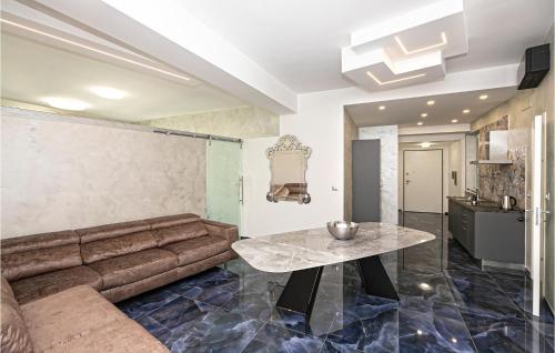 Stunning apartment in Genova with 2 Bedrooms