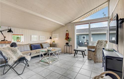 Posezení v ubytování Two-Bedroom Holiday Home In Ega