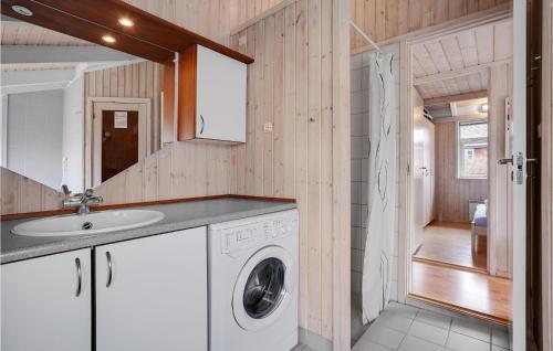  Holiday home Annavej Grenaa I -  Room  picture :   Tea/Coffee maker    Shower    TV                           