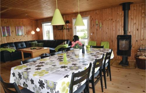 Ruang duduk di Holiday Home Tarm With Fireplace 02