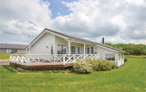 Awesome home in Vinderup with Sauna, WiFi and Indoor swimming pool picture