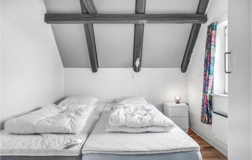 Postel nebo postele na pokoji v ubytování Cozy Home In Knebel With Private Swimming Pool, Can Be Inside Or Outside