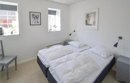 Ένα ή περισσότερα κρεβάτια σε δωμάτιο στο Lovely Home In Allingåbro With Kitchen