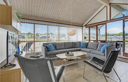 Posezení v ubytování Holiday Home Vinkelbæk Dnmkt