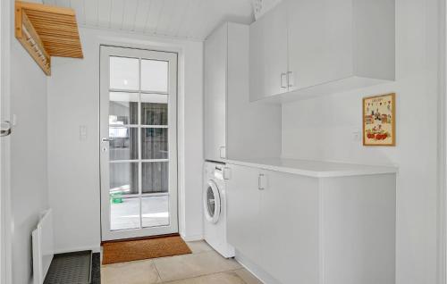 Koupelna v ubytování 2 Bedroom Cozy Home In Ebeltoft