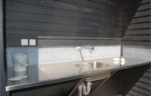 Ein Badezimmer in der Unterkunft Lovely Home In Haderslev With Wifi