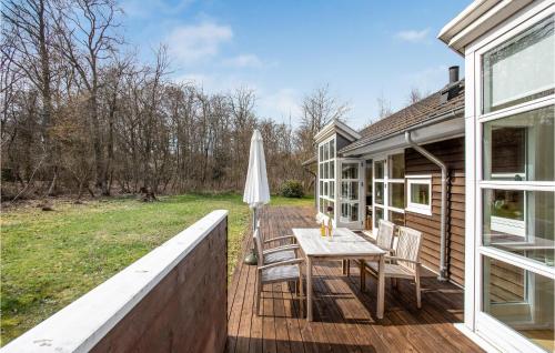 Zahrada ubytování Beautiful Home In Hasle With Sauna