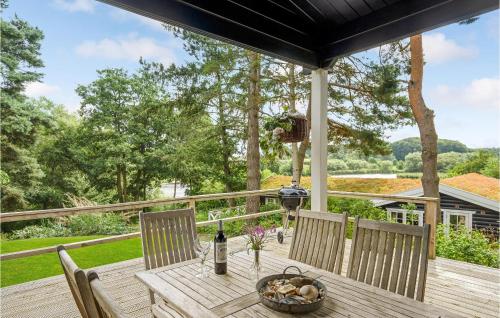 Zahrada ubytování One-Bedroom Holiday Home Hornbæk With Lake View 02