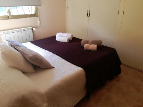 Casa Axier-Chalet con Piscina privada y chimeneaにあるベッド