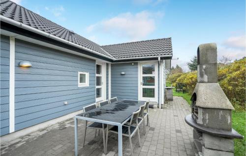 Το κτήριο όπου στεγάζεται  η παραθεριστική κατοικία