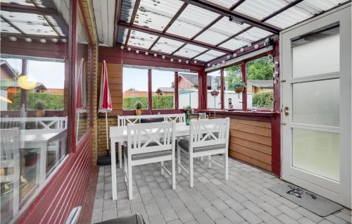 Balkón nebo terasa v ubytování 3 Bedroom Pet Friendly Home In Nordborg
