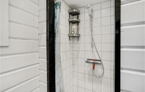 3 Bedroom Stunning Home In Glesborgにあるバスルーム