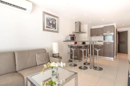 Croisette: 2BDR Apartment