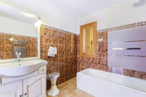 Villa Tomir Llenaire