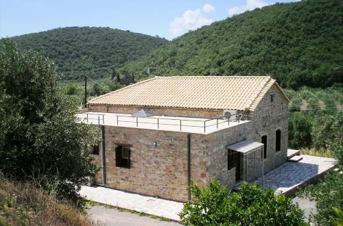 VillaLas - Traditional Stone House in Vathi of Mani