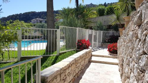Zdjęcie z galerii obiektu Studette avec Piscine au calme - Proche Nice et Monaco w mieście Villefranche-sur-Mer