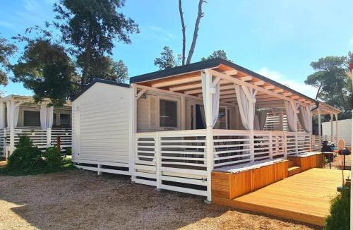 Blue Wave Mobile Home