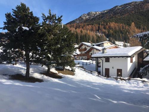 Appartamento con 2 camere da letto e balcone
