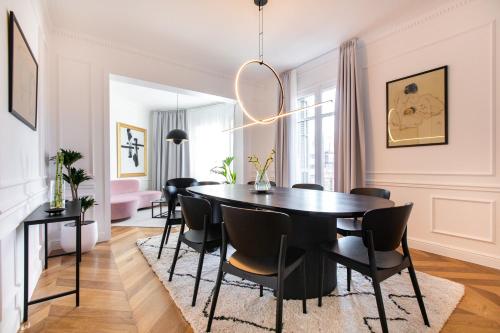 Majestic 4BR/4BATH apartment in Sagrada Familia area