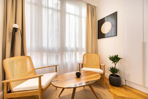 Majestic 4BR/4BATH apartment in Sagrada Familia area