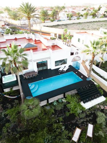 Villa Los Flamencos by Veaco