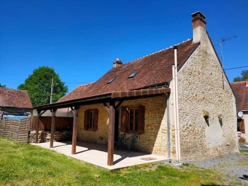 Fotografia z galérie ubytovania Maison de campagne à Celon v destinácii Célon