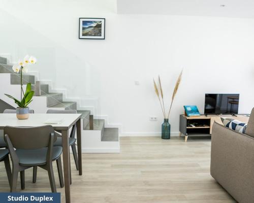 Ruang duduk di TRIADE Apartamentos