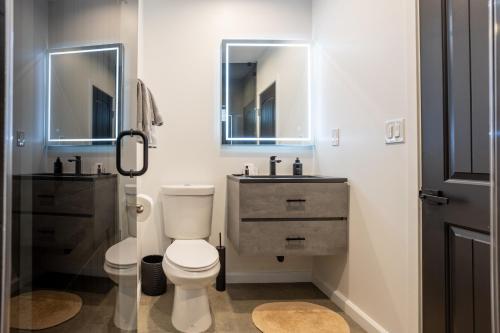 Bungalow w Free Parking 4 min from SoFi, 8min from airport photo 14