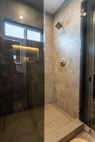 Bungalow w Free Parking 4 min from SoFi, 8min from airport photo 16