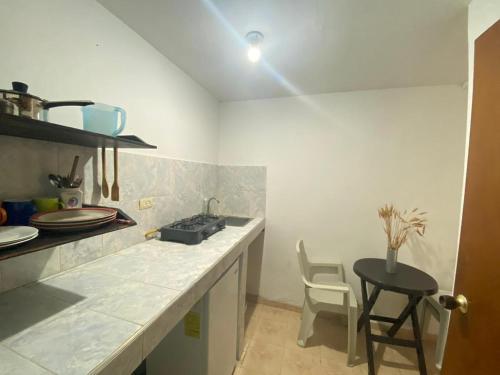 Kuchyň nebo kuchyňský kout v ubytování Posada Casamar2 alojamiento en San Andrés islas