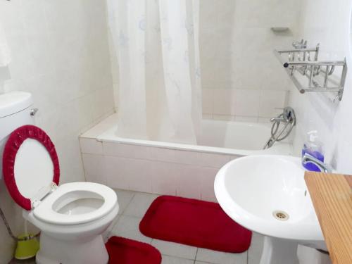 Bilik mandi di Landa's Guest House