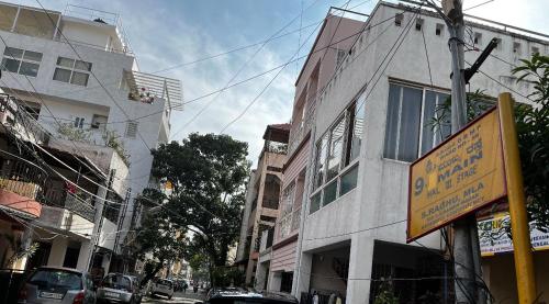 A vizinhança circundante ou próxima do quarto em acomodação particular