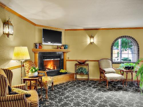 Gallery image of Coachman Inn Oak Harbor in Oak Harbor