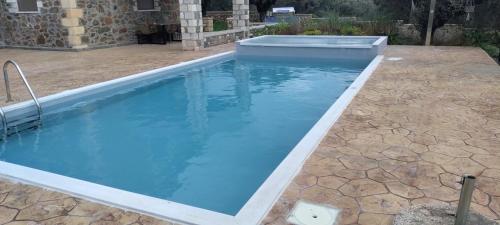 Sunny Countryside Villa - With private pool