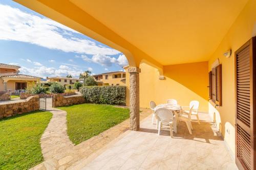 Vonkajšia záhrada v ubytovaní ISS Travel, Ambra apartments - 800 m from La Cinta beach