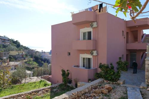 Pink Holiday Sarande