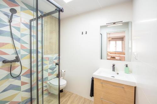 Koupelna v ubytování CARTAGENAFLATS, Apartamentos Anfiteatro Romano 5B