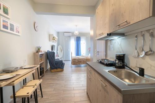 Athens center 2 persons flat by MPS