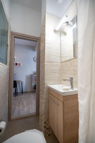 Athens center 2 persons flat by MPS