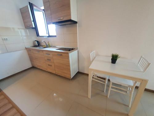 Dapur atau dapur kecil di Apartment Villa
