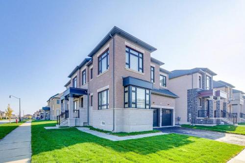 Luxurious 4 Bedroom House – Photos 2