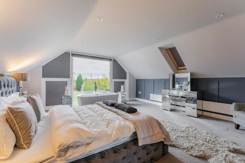 Una cama o camas en una habitación de Rockdenes - entire property