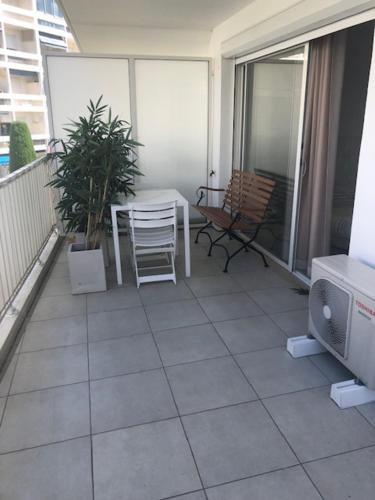 AGENCIA Studio Cannes Maria