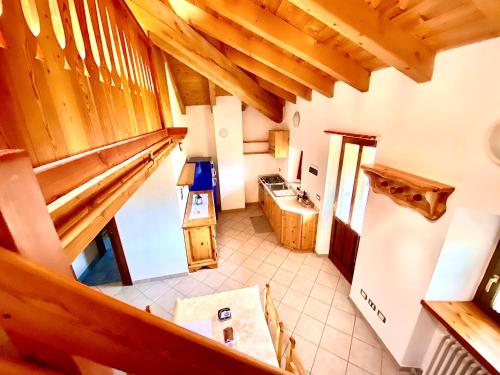 Fotografie z fotogalerie ubytování Attico panoramico con soppalco v destinaci Gignod