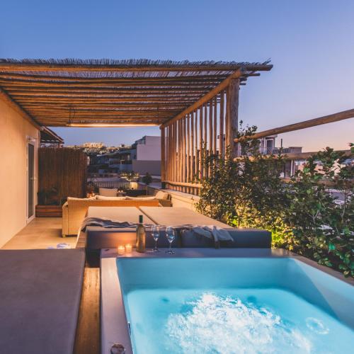 Luxury Apartment with Acropolis view Terrace and Jacuzzi in the Heart of Athens - Living Stone Azurite