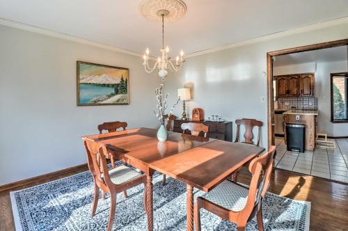 Η κουζίνα ή μικρή κουζίνα στο Spacious Columbia Home about 9 Mi to Water Gap!