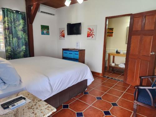 The BNB on Triggerfish Close to the airportにあるベッド