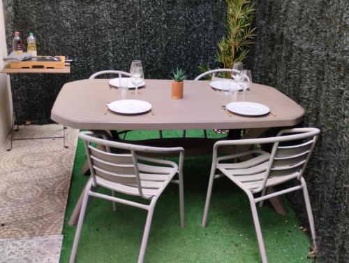 Photo de la galerie de l'établissement Garibaldi de Calais Fonctionnelle nouvelle rénovation Jardin privé, à Calais