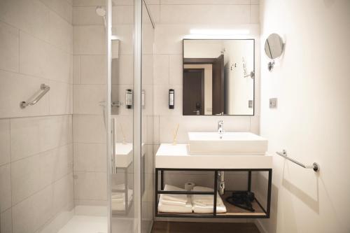nQn Aparts & Suites Sevilla photo 81