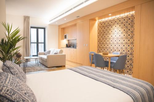 nQn Aparts & Suites Sevilla photo 86